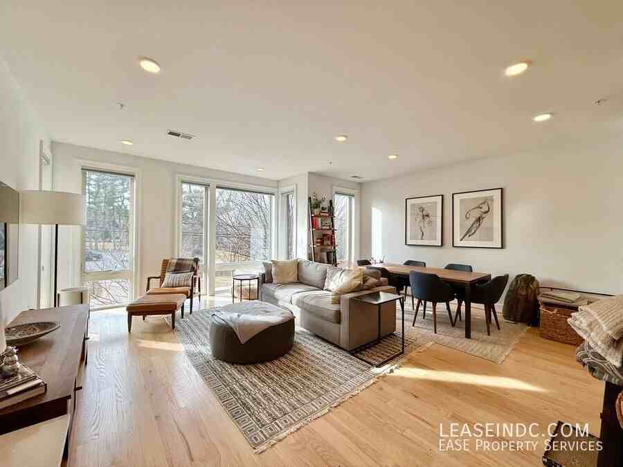 4335 Harrison St Nw #5 - Photo 5 of 23