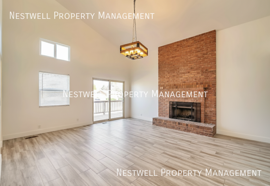 4949 S Hensley Cir - Photo 2 of 23