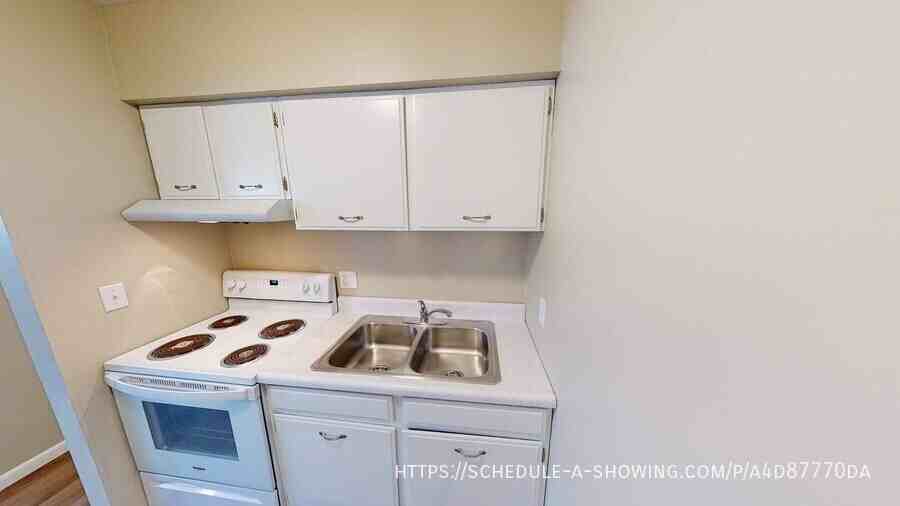 406 E Park St #14 - Photo 2 of 16