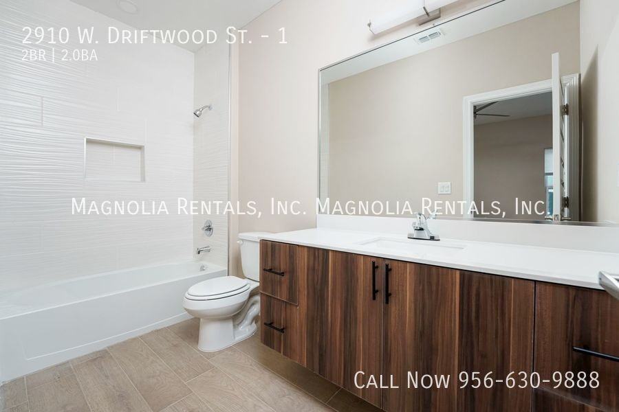 2910 W Driftwood St #1 - Photo 5 of 7