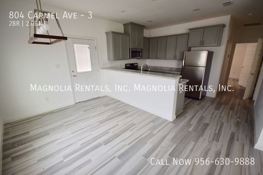 804 W Carmel Ave #3 - Photo 3 of 11