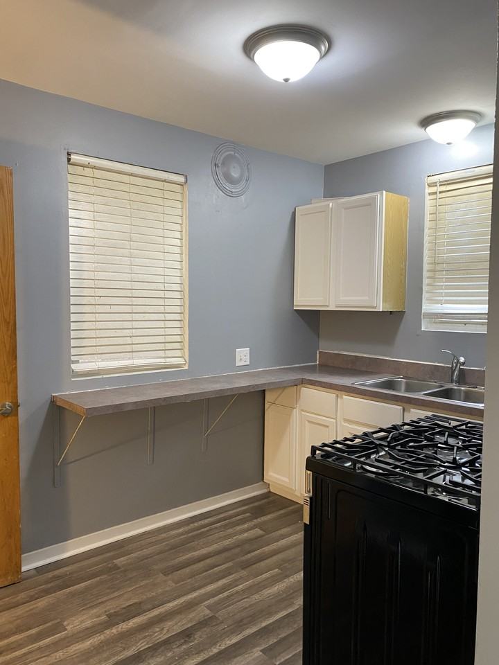 9031 South Kingston Avenue - Photo 4 of 11