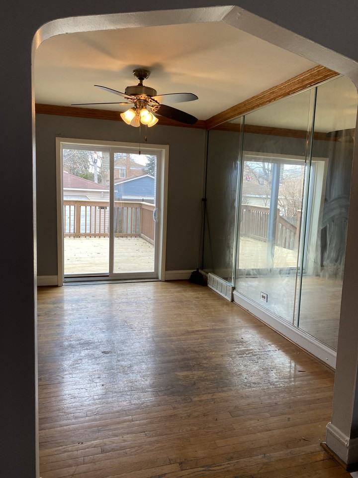 9031 South Kingston Avenue - Photo 3 of 11