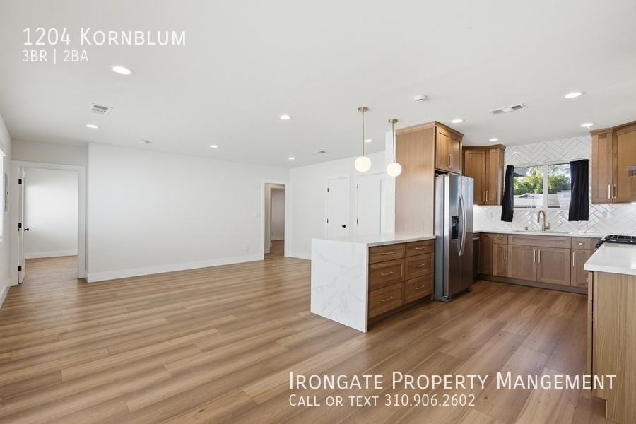 1204 Kornblum Ave - Photo 7 of 43