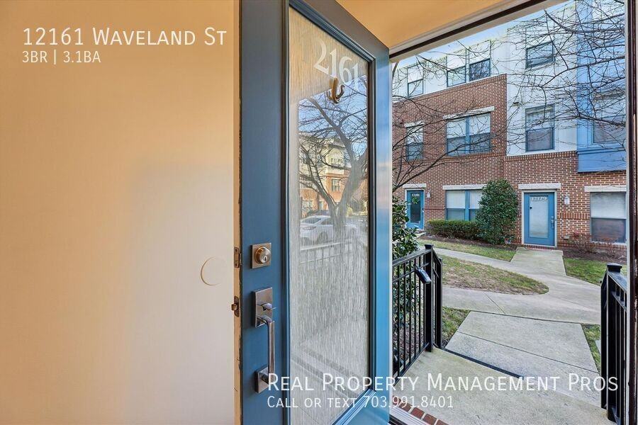 12161 Waveland St - Photo 6 of 50