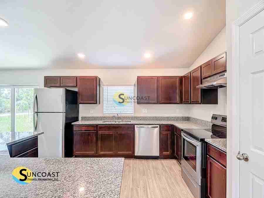 11933 Braddock Rd - Photo 5 of 22