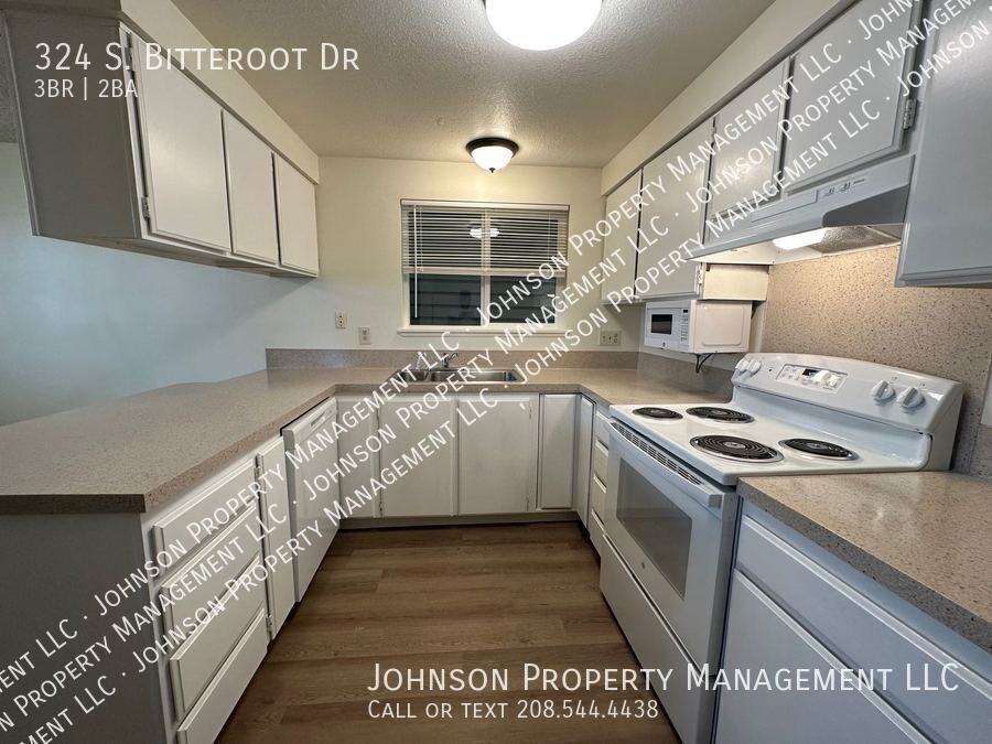 324 S Bitteroot Dr - Photo 5 of 15