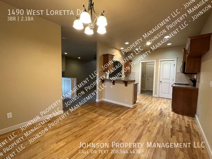 1490 W Loretta St - Photo 5 of 21