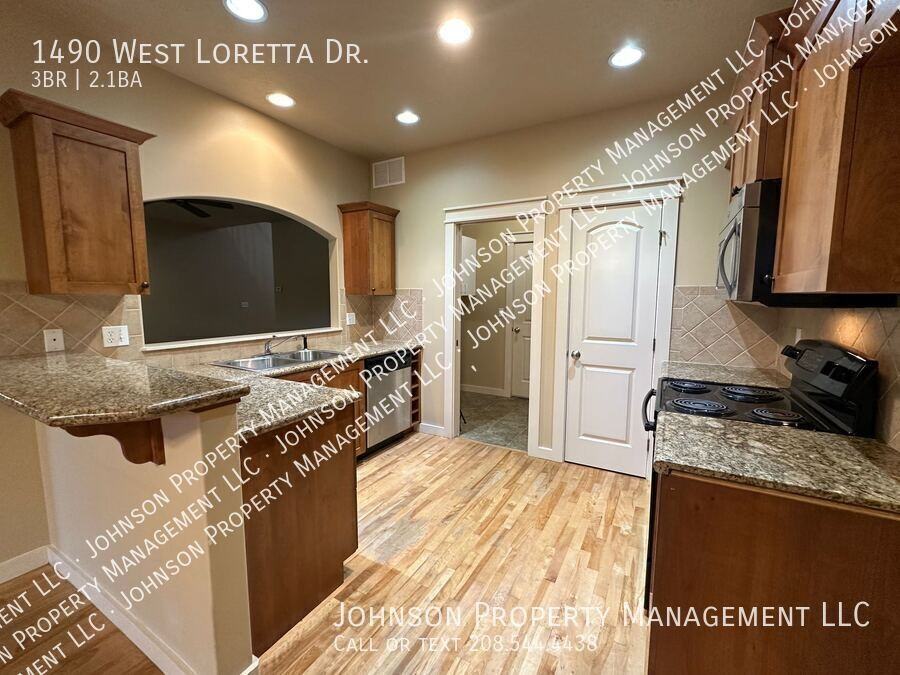 1490 W Loretta St - Photo 6 of 21