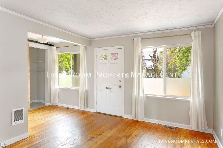 6118 Se Reedway St - Photo 3 of 14