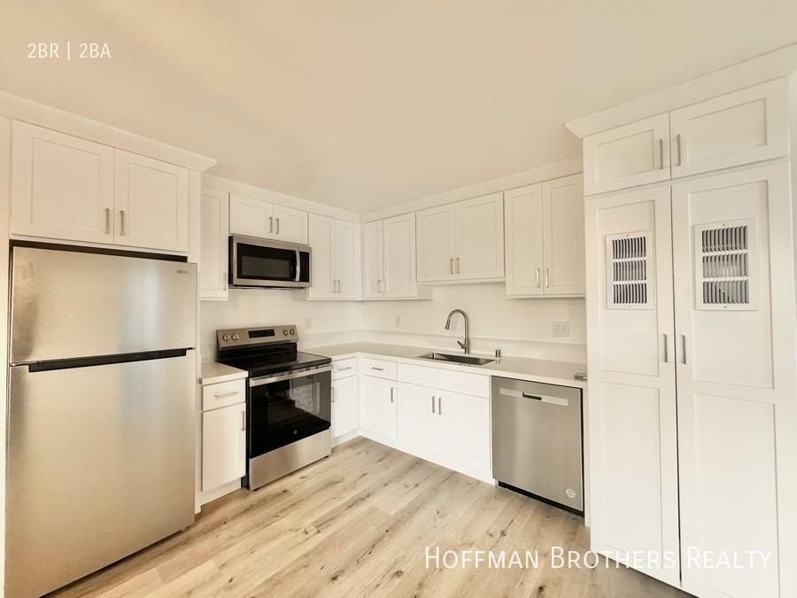 814 N Edinburgh Ave #7 - Photo 3 of 13