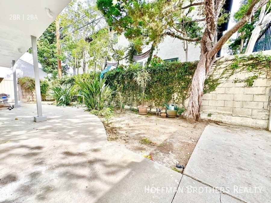 814 N Edinburgh Ave #7 - Photo 4 of 13