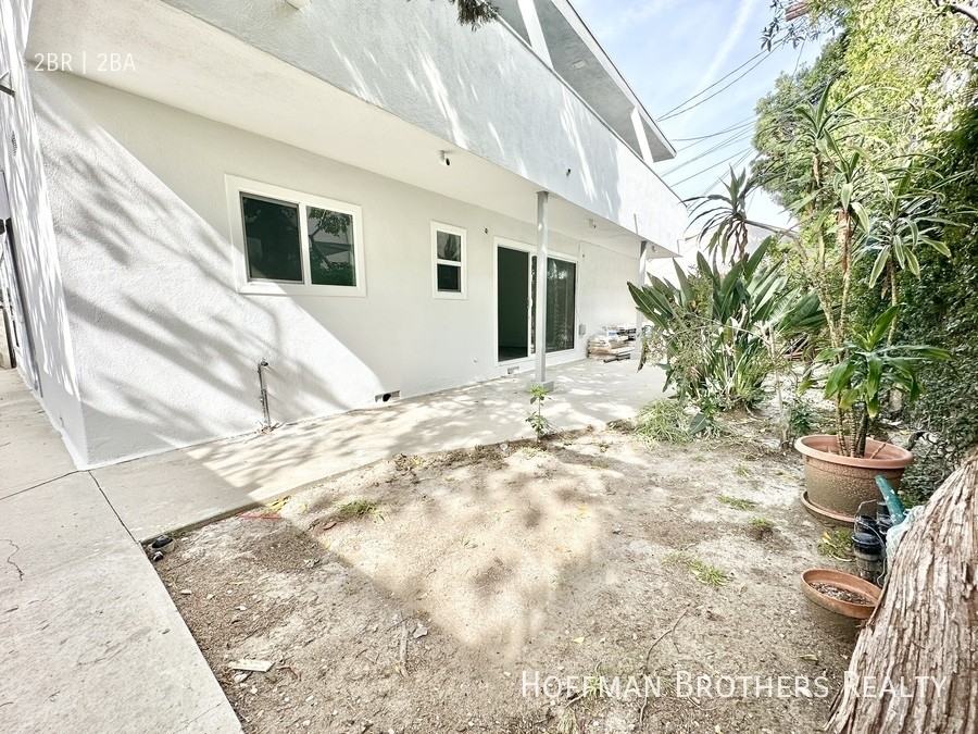 814 N Edinburgh Ave #7 - Photo 6 of 13