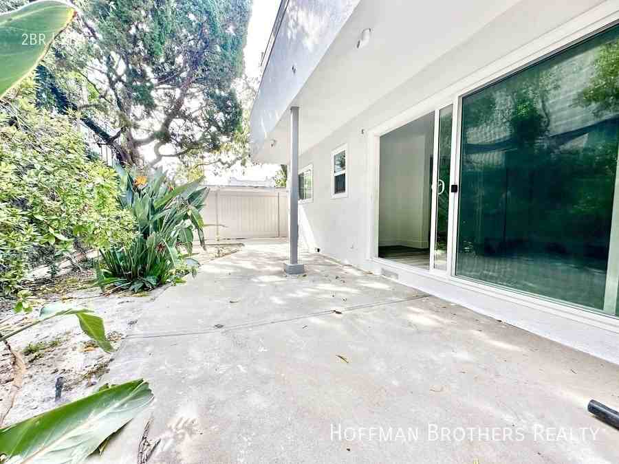 814 N Edinburgh Ave #7 - Photo 7 of 13