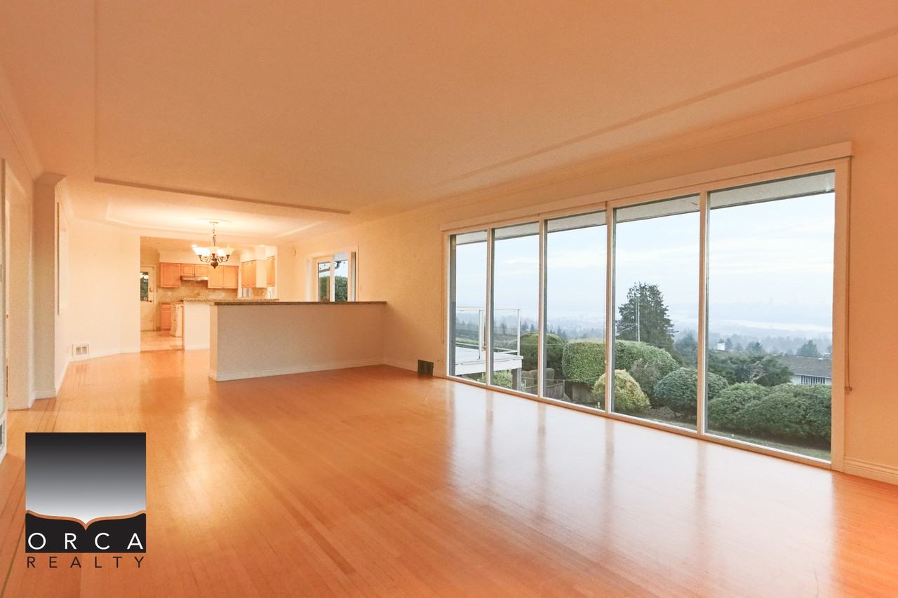 820 Knockmaroon Rd - Photo 3 of 39