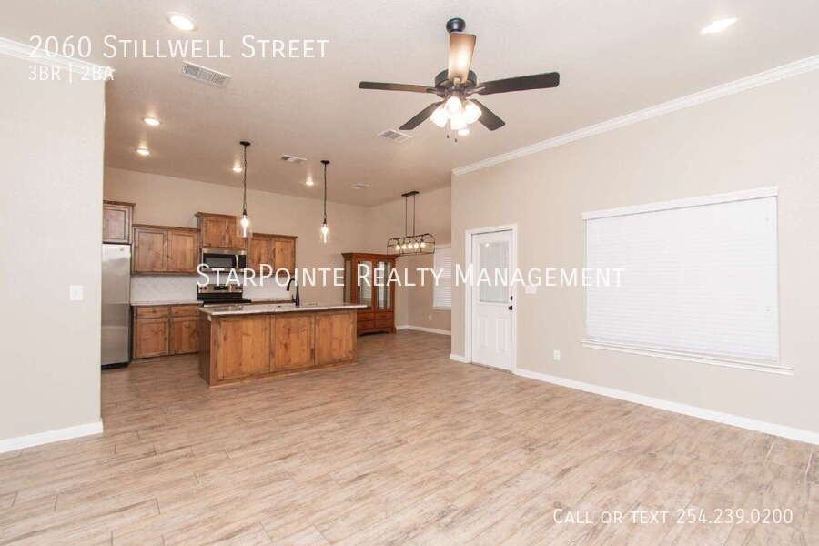 2060 Stillwell St - Photo 3 of 20