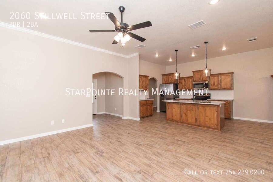 2060 Stillwell St - Photo 4 of 20