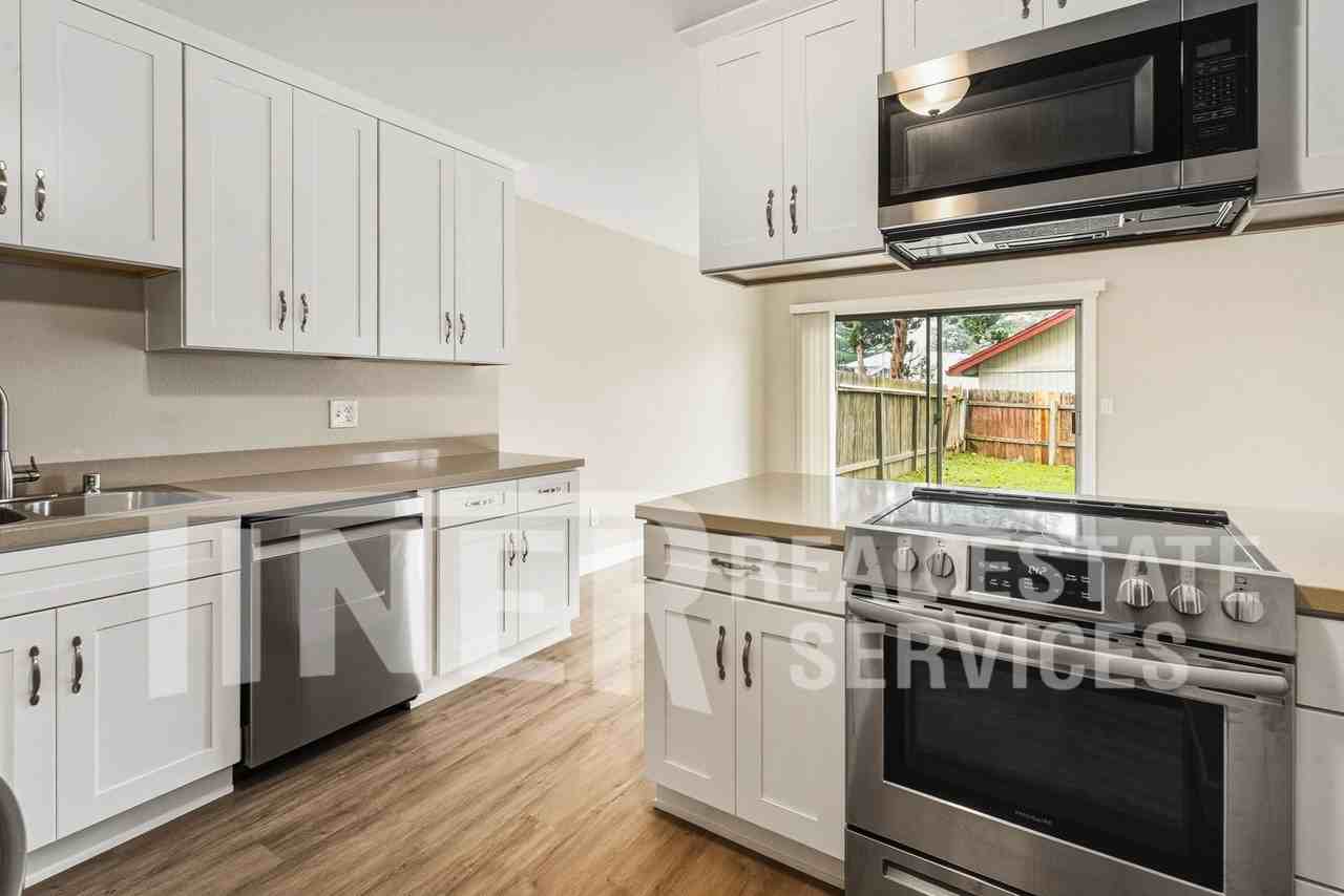 6355 Villa Dr - Photo 3 of 23