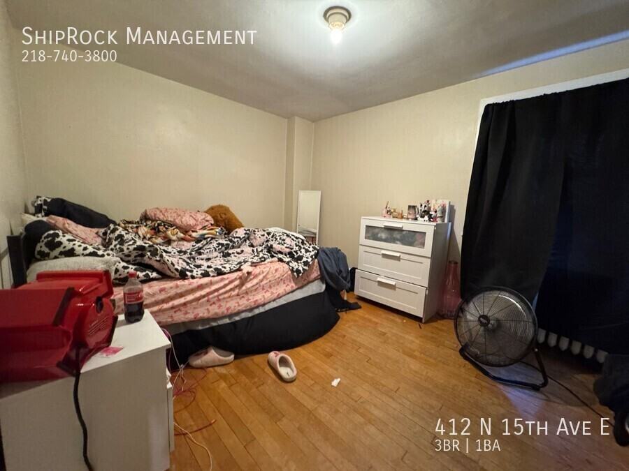 412 N 15th Ave E - Photo 2 of 11