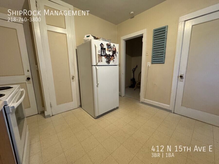 412 N 15th Ave E - Photo 7 of 11