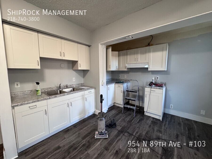 954 N 89th Ave #103 - Photo 3 of 10