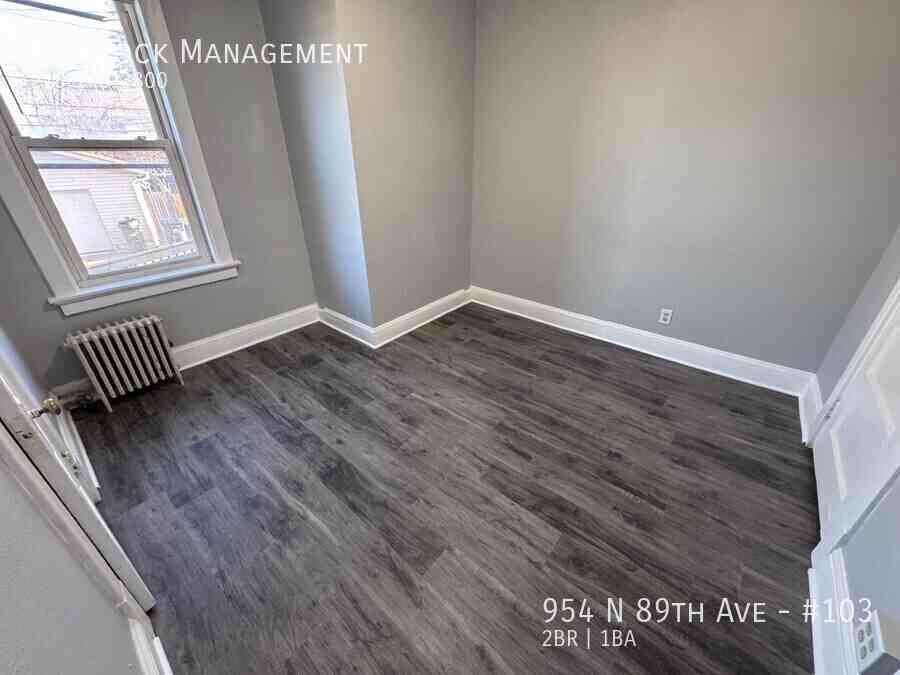 954 N 89th Ave #103 - Photo 4 of 10