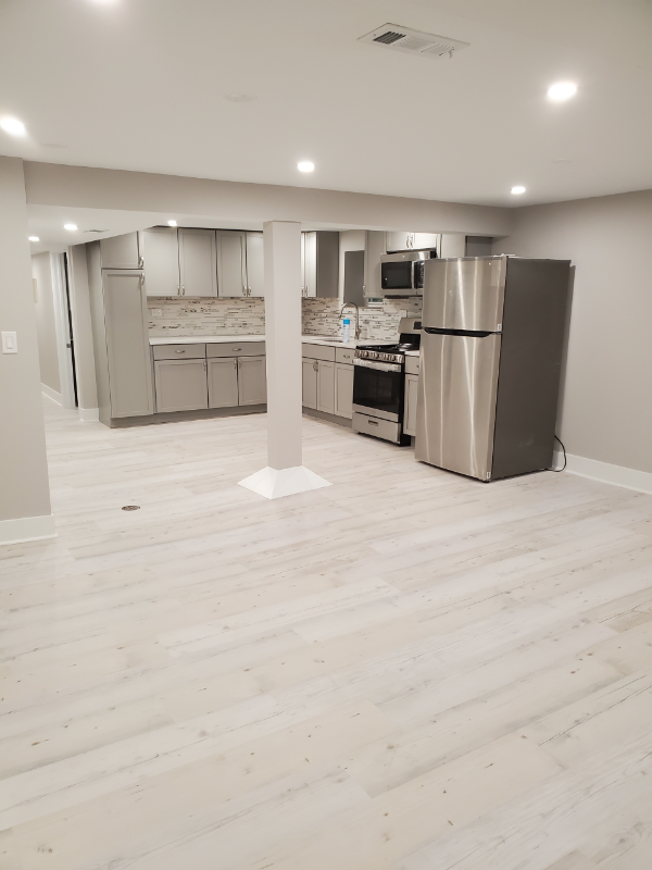 2204 W Ainslie St #B - Photo 2 of 11