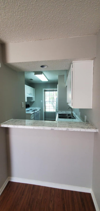 109 S Las Vegas Trl - Photo 3 of 17