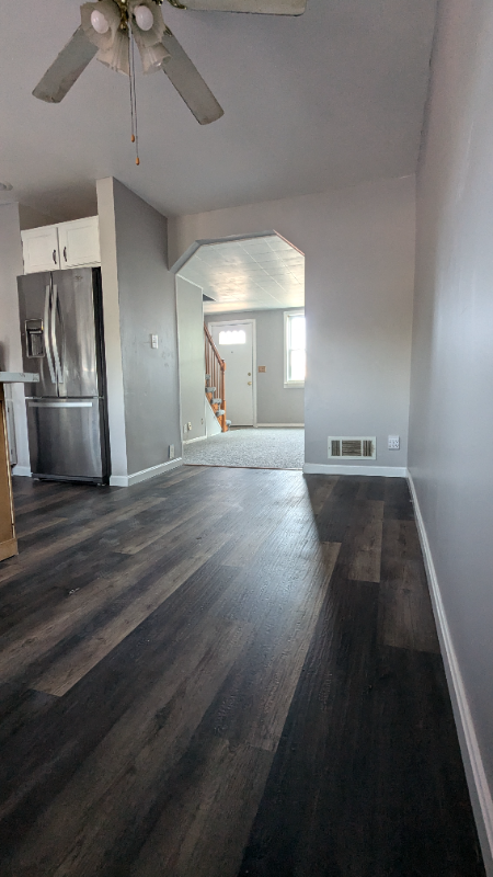 1048 Parksley Ave - Photo 4 of 20