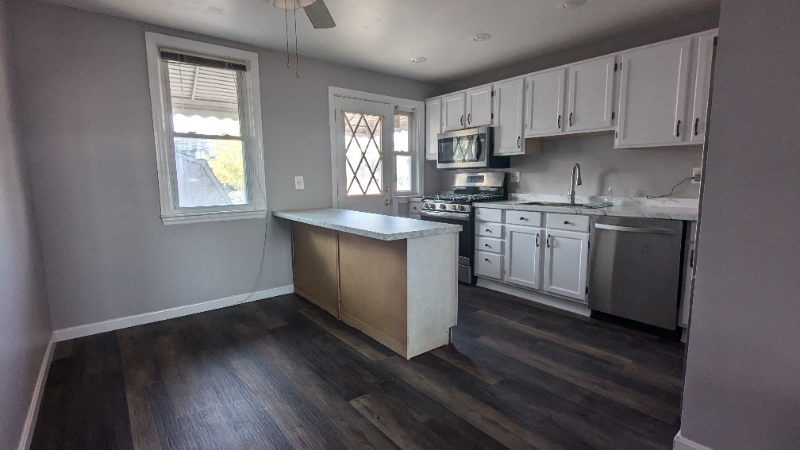 1048 Parksley Ave - Photo 7 of 20