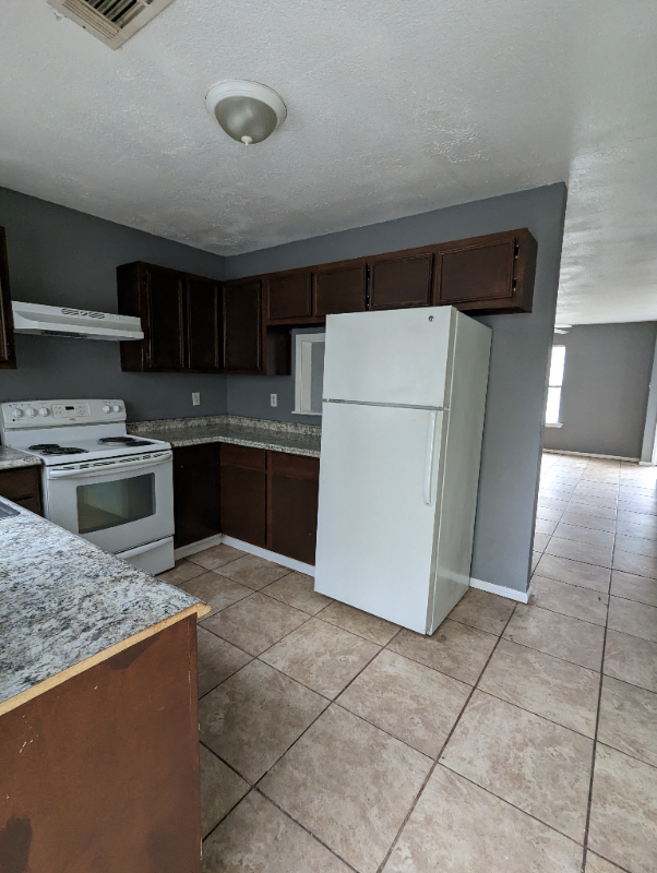 1919 N Magnolia St - Photo 6 of 17