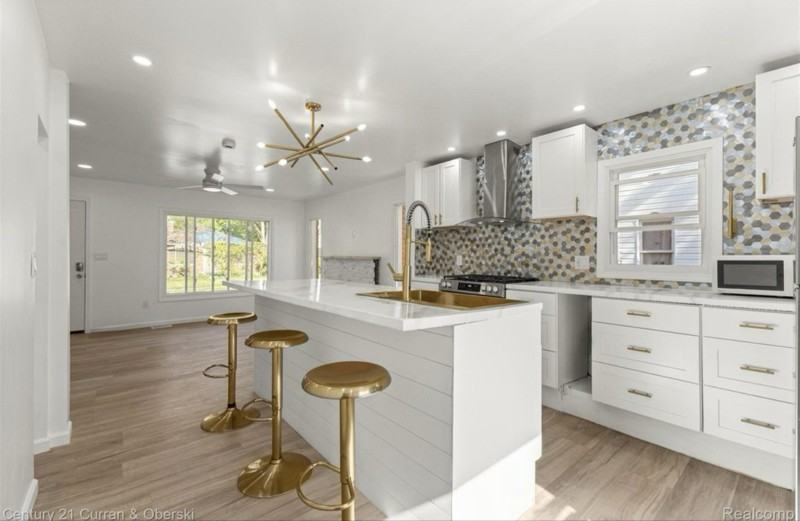 17314 Braile St - Photo 5 of 13