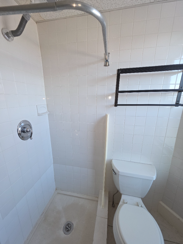 2418 State St #4 - Photo 5 of 9