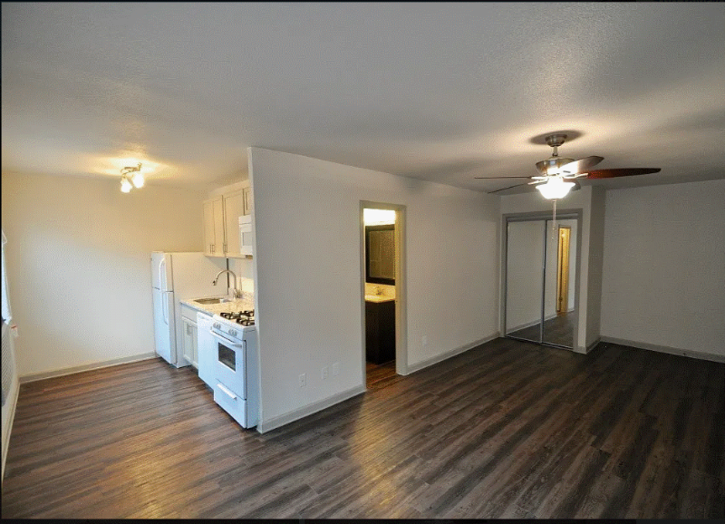 4101 Douglas Ave #102 - Photo 5 of 7