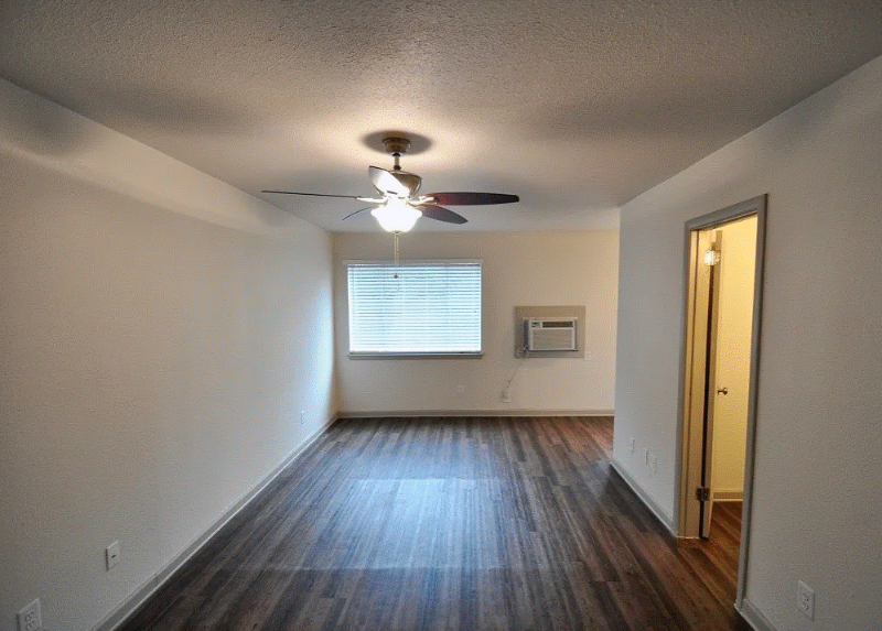 4101 Douglas Ave #102 - Photo 6 of 7