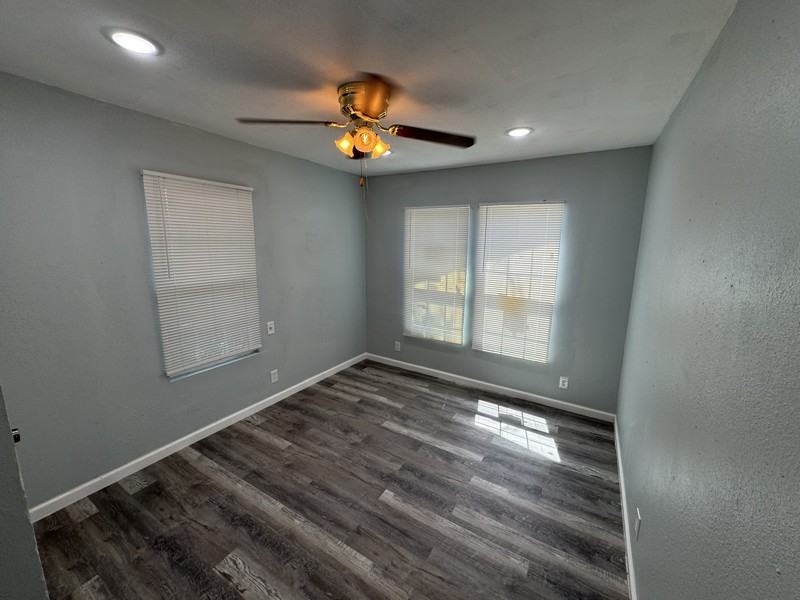 504 2nd St - Photo 7 of 12