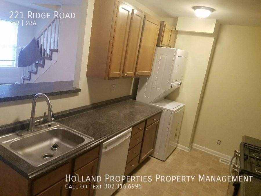 221 Ridge Rd - Photo 4 of 11