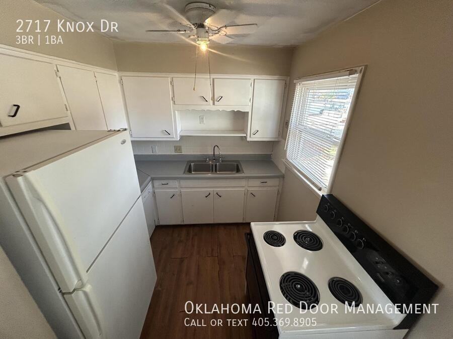 2717 Knox Dr - Photo 3 of 8