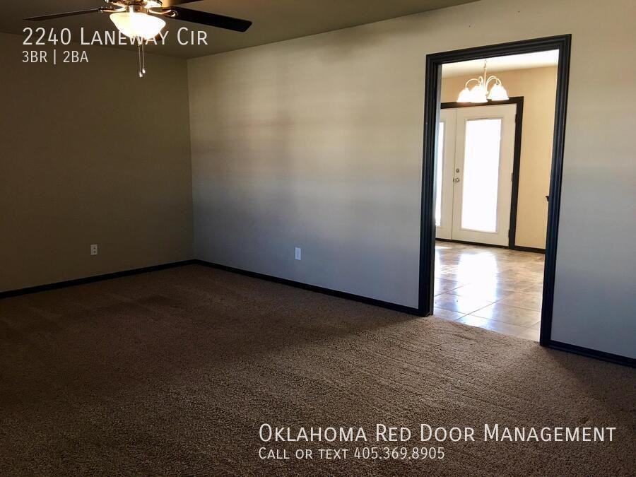 2240 Laneway Cir - Photo 6 of 9