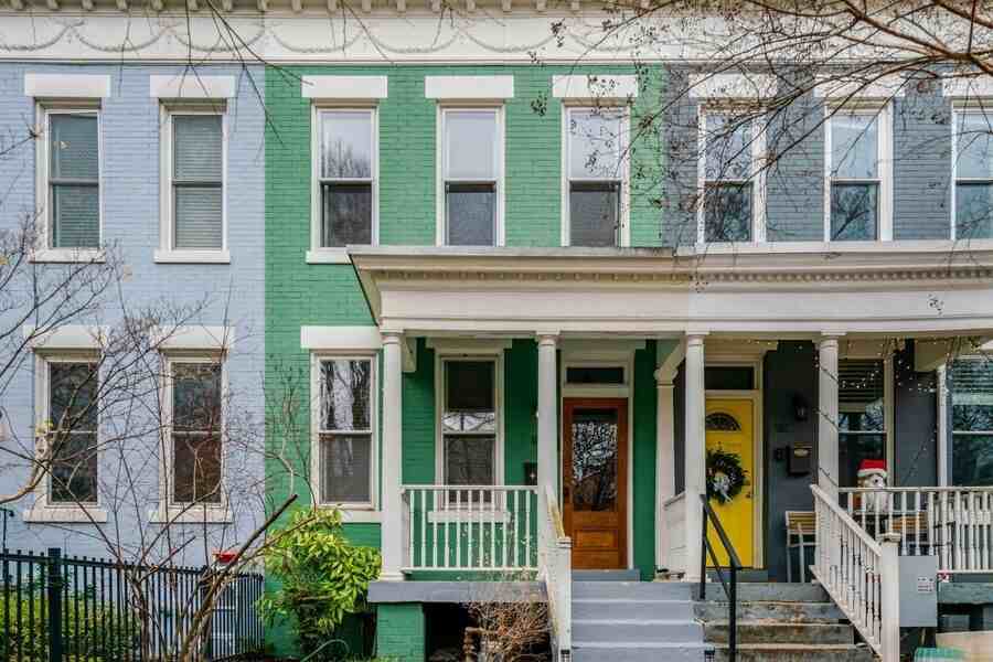 1511 D St Se - Photo 2 of 40