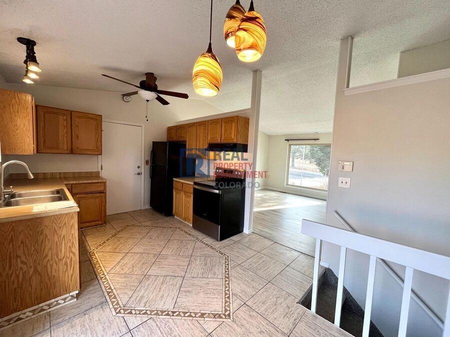 5070 Montebello Pl - Photo 4 of 20