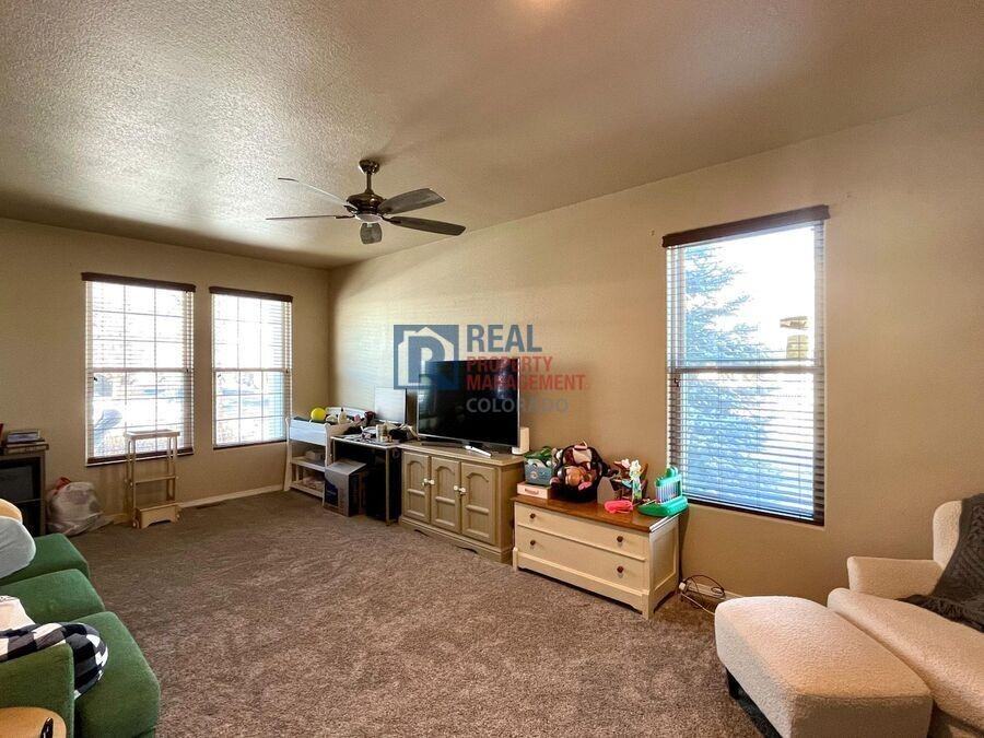 10503 Country Park Pt - Photo 2 of 18