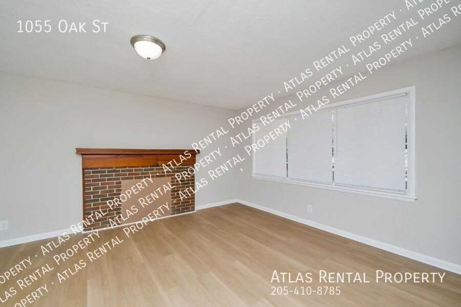 1055 Oak St - Photo 6 of 22