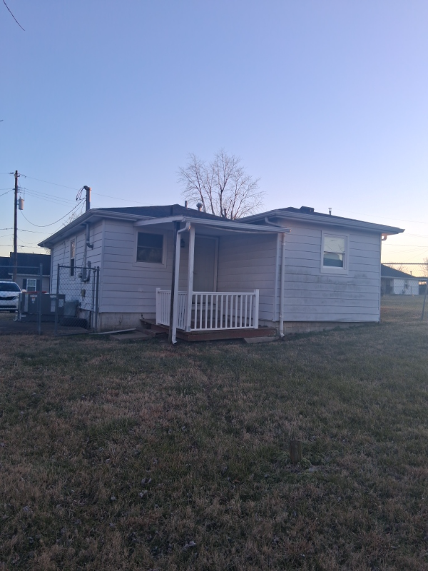 2209 Kelly St - Photo 2 of 14