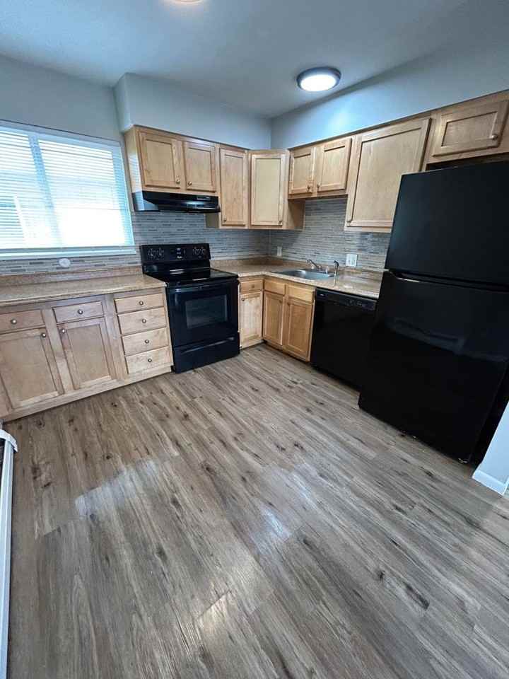 4226 Forrest Hill Rd #3 - Photo 3 of 12