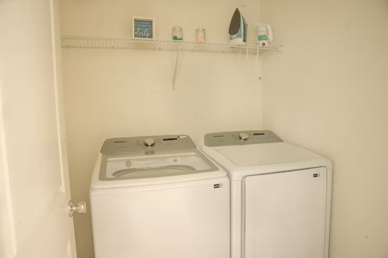 6253 N Liverpool St - Photo 5 of 17