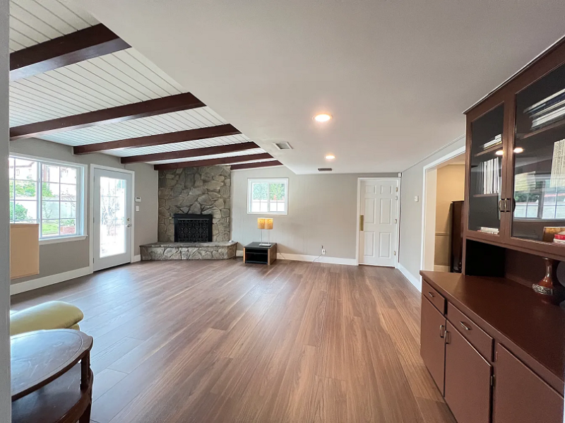 139 E Dexter St - Photo 5 of 20