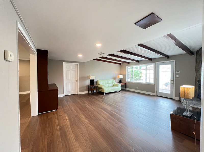 139 E Dexter St - Photo 7 of 20