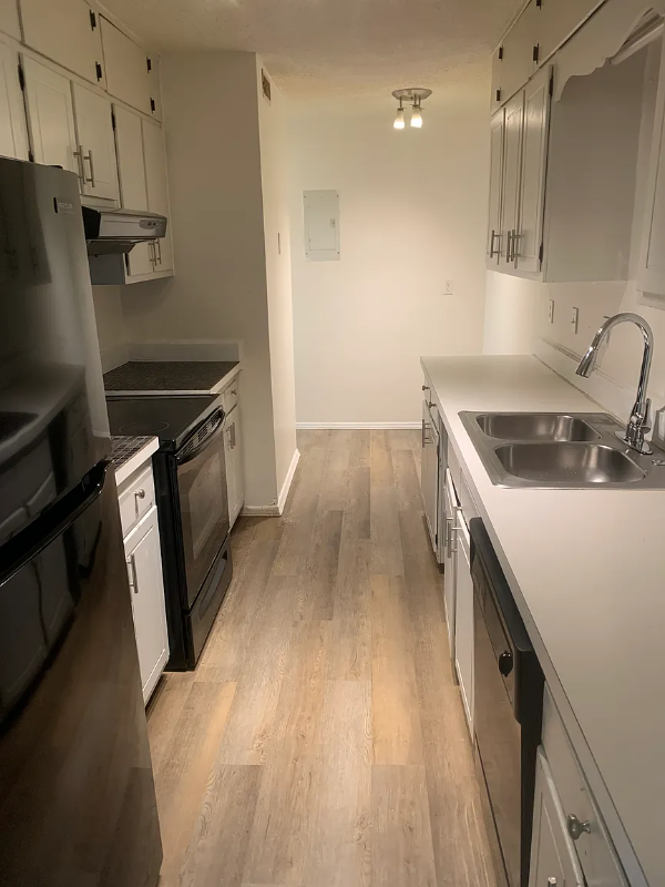 1702 N Hamilton St #C - Photo 4 of 7