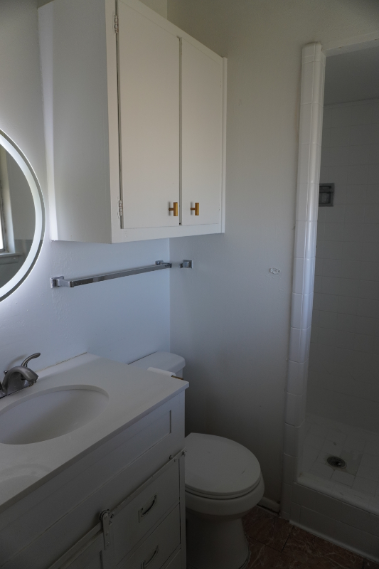 223 Michelle Dr - Photo 4 of 10